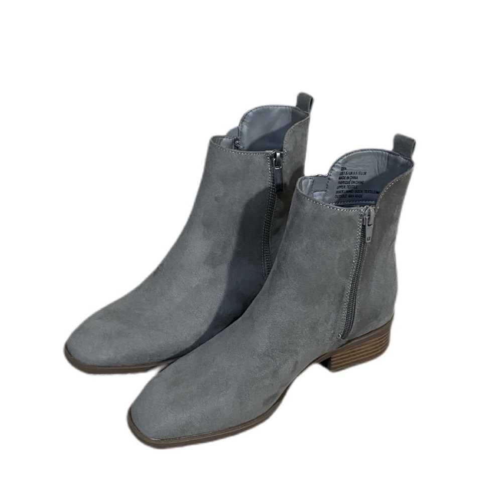 Women’s Grey Chelsea Boots
